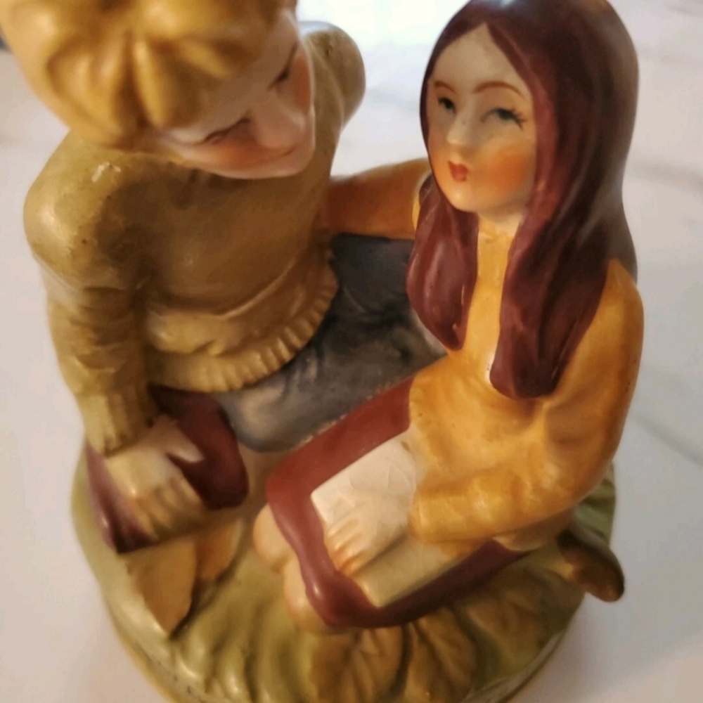 Vintage Love Story Figurine Music Box